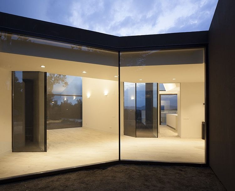 House & Studio YC by RTA-Office