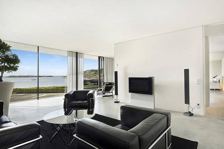 Modern Seaside Villa in Budskär