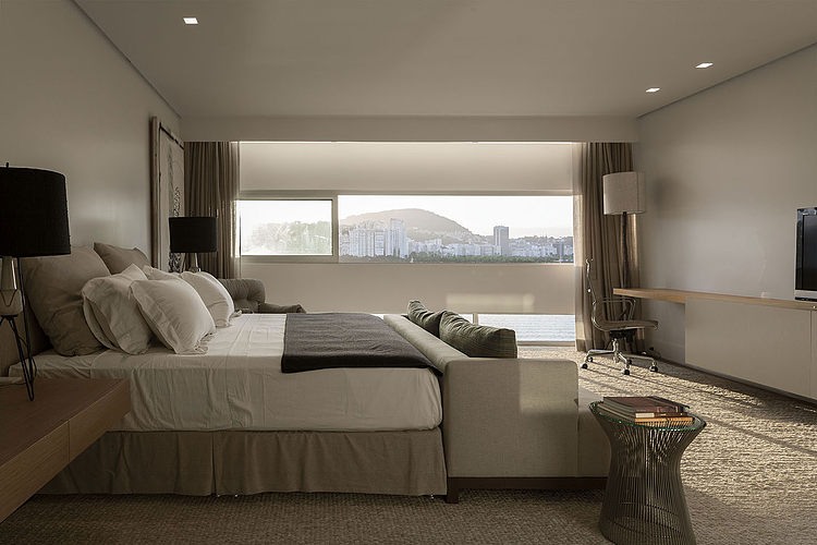 Urca Residence by Studio Arthur Casas