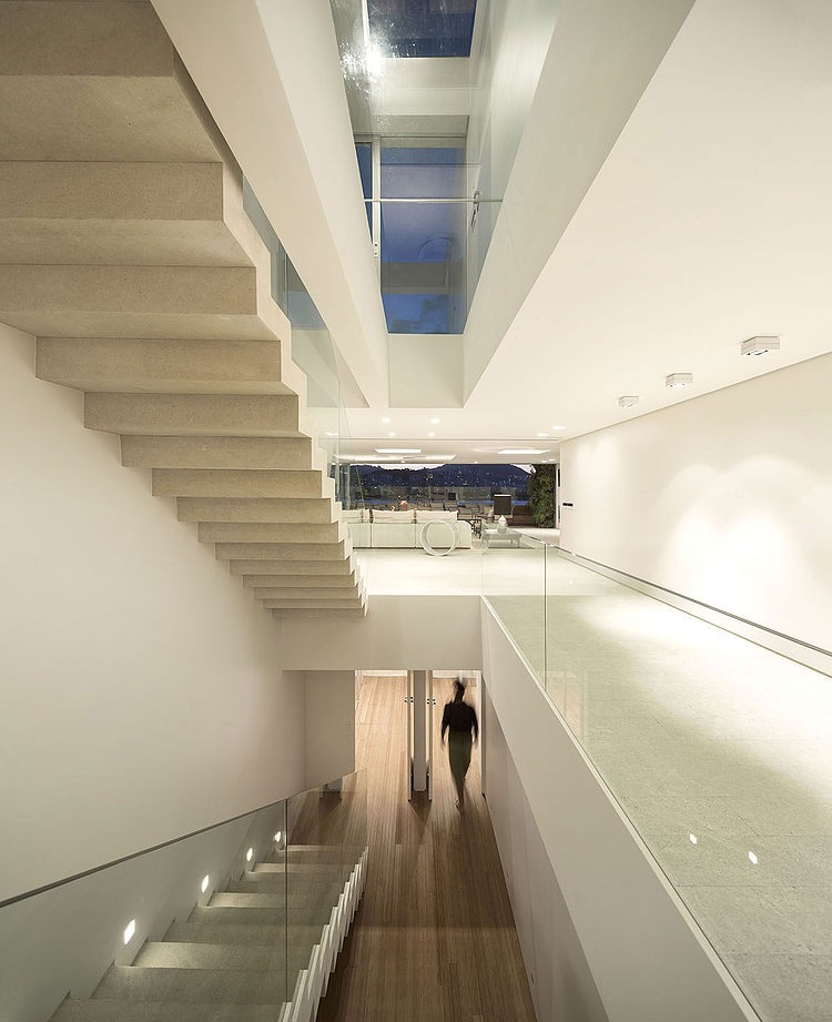Urca Residence by Studio Arthur Casas