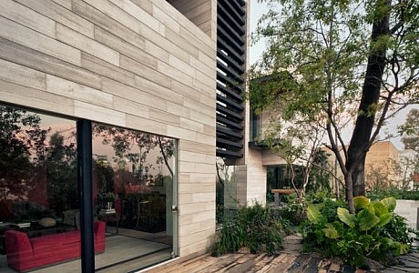 Guanabanos House by Taller Héctor Barroso