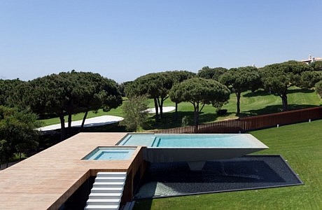 Casa Vale Do Lobo by Arqui+