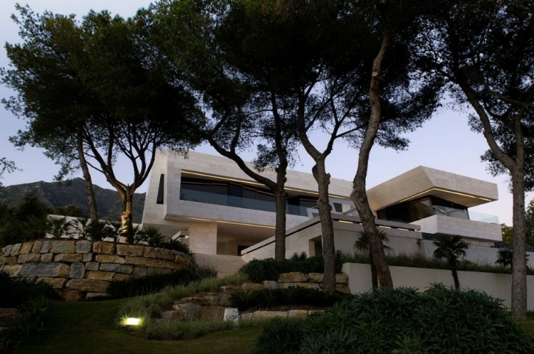 Family House in Marbella by A-cero