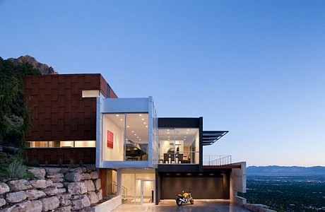 H-House by Axis Architects