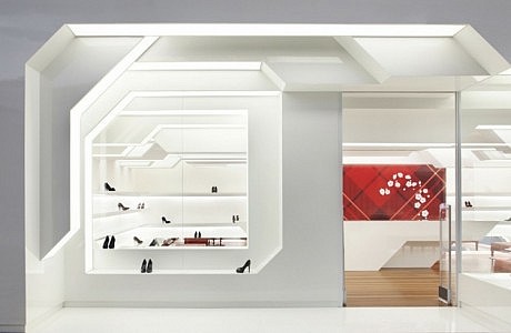 Queen Shoes by Studio Guilherme Torres - 4