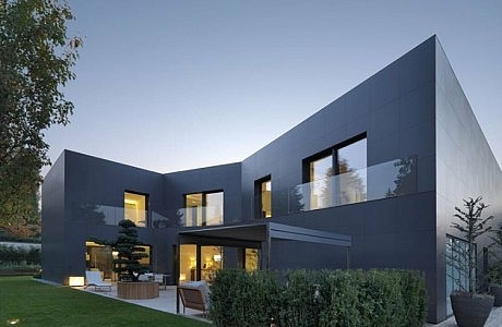 Sassuolo House by Enrico Lascone Architects