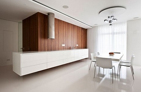 White Apartment in Moscow