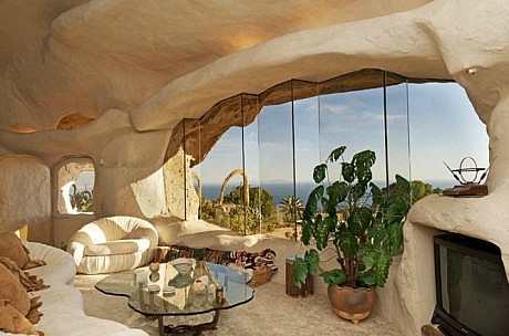 Flintstones Style House In Malibu - 5