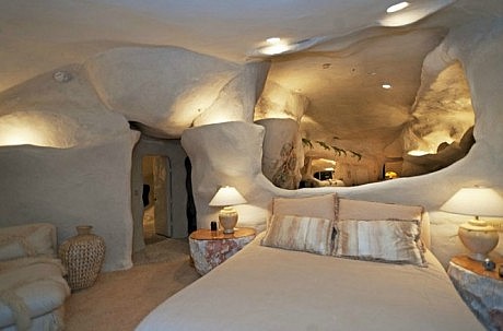 Flintstones Style House In Malibu - 8