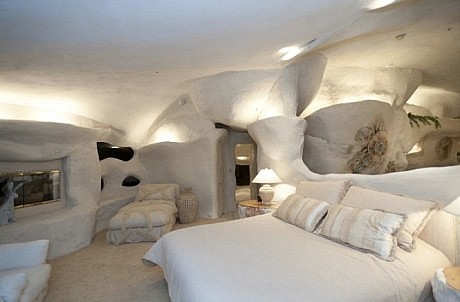 Flintstones Style House In Malibu - 9