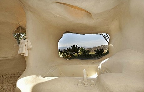 Flintstones Style House In Malibu - 11