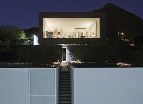 The Dialogue House by Wendell Burnette Architects - 1