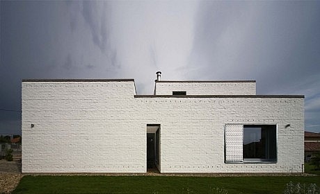 House in Dunaújváros by ZSK Architects - 2