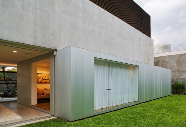 Sumaré House by Isay Weinfeld