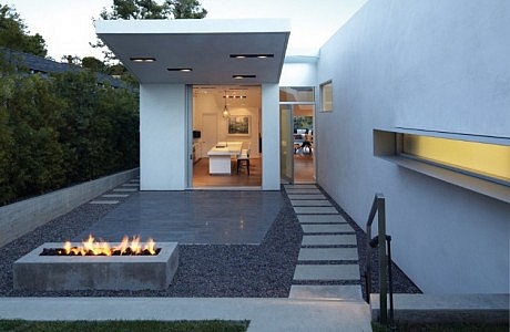 Santa Monica Canyon Residence by Griffin Enright Architects
