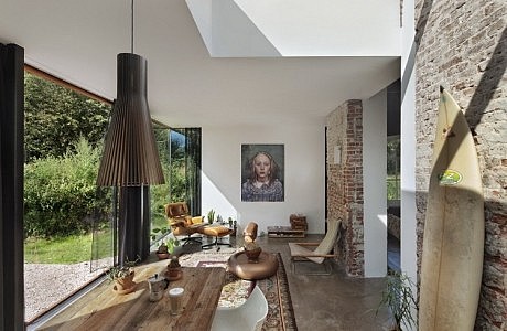 Santpoort Rail House by Zecc Architects