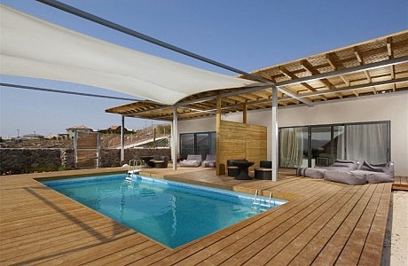 Had nes Kineret by Michal Schein