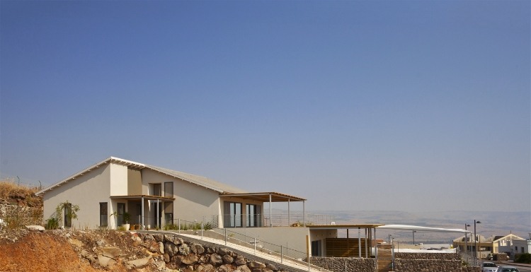 Had nes Kineret by Michal Schein