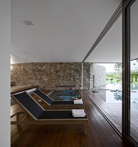 HS House by Studio Arthur Casas - 10