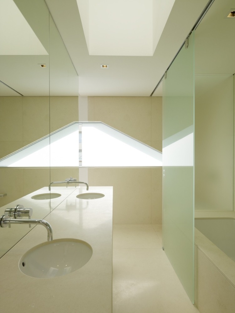 Bondi Beach Penthouse by MPR Design Group