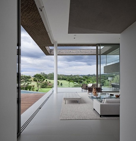 HS House by Studio Arthur Casas - 14