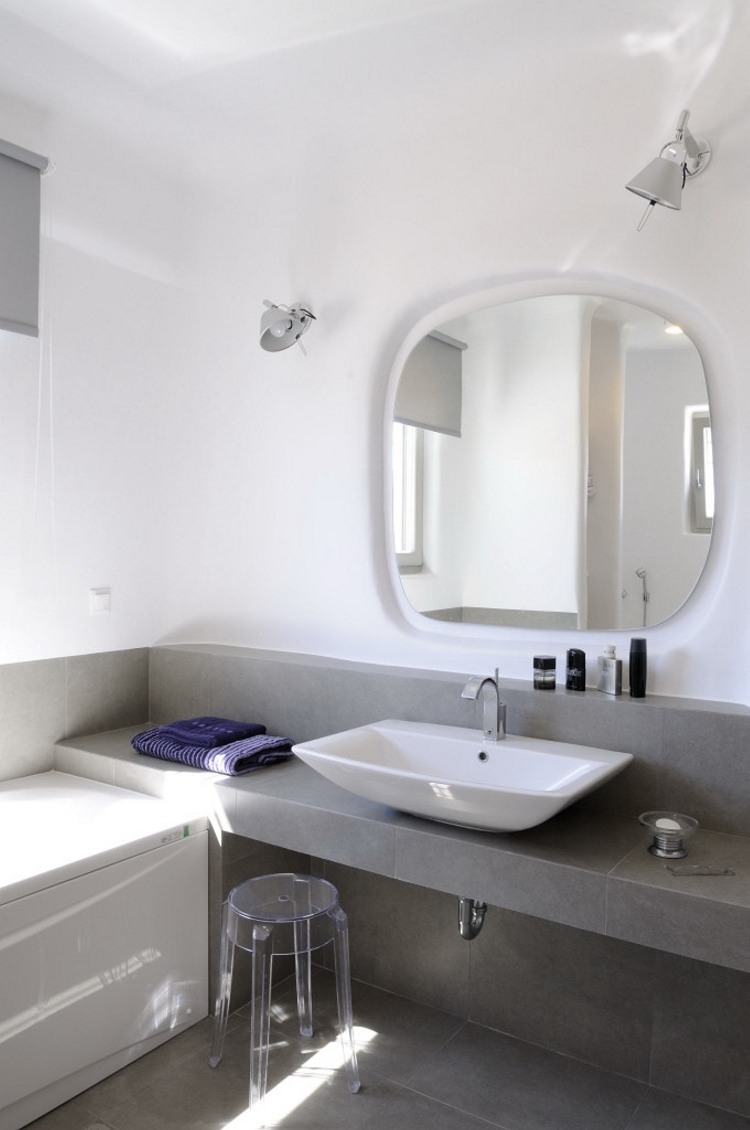 Summer House in Paros by Alexandros Logodotis