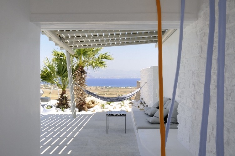 Summer House in Paros by Alexandros Logodotis