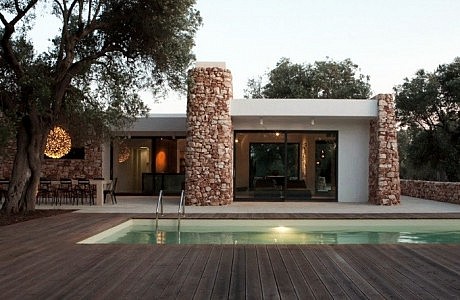 Casa Nel Bosco di Ulivi by Luca Zanaroli Architetto