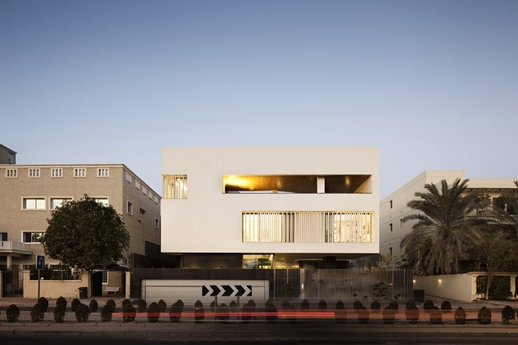 Secret House by AGi Architects