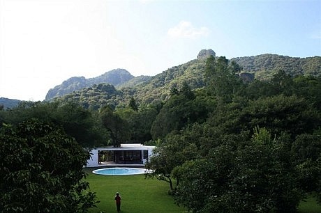 Tepoztlan Lounge by Cadaval & Solà-Morales - 1