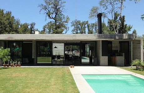 BA House by BAK Arquitectos