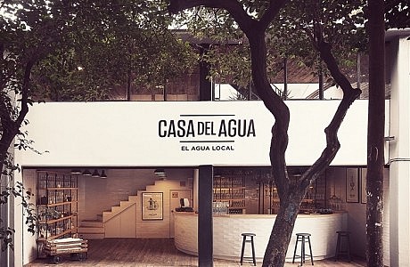 Casa Del Agua by TH INC