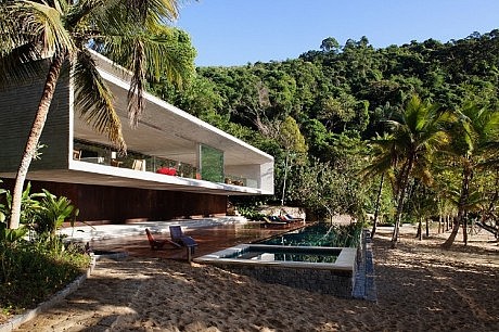 Paraty House by Studio MK27 - 2