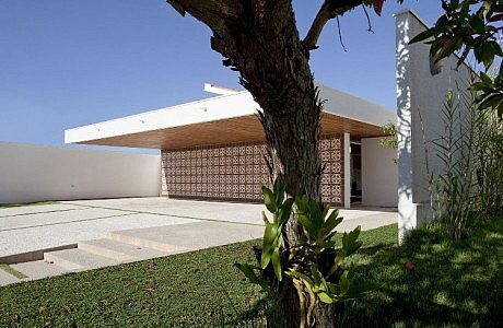 Gedda House by Mustafá Bucar Arquitetura