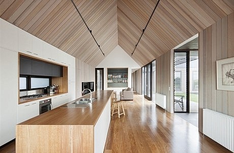 Seaview House by Jackson Clements Burrows