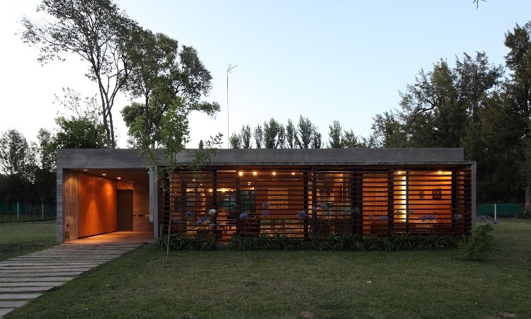 BA House by BAK Arquitectos