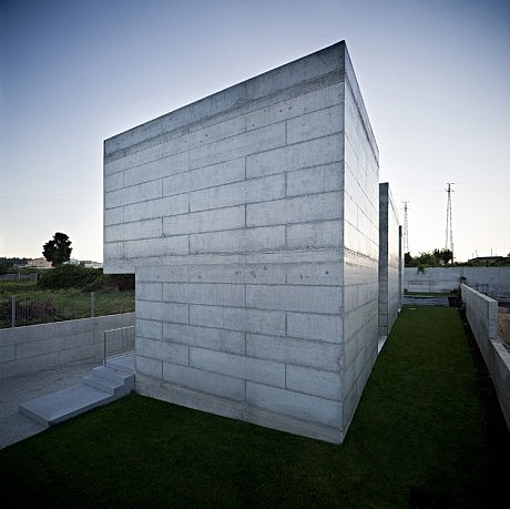 House in Moreira by Phyd Arquitectura - 15