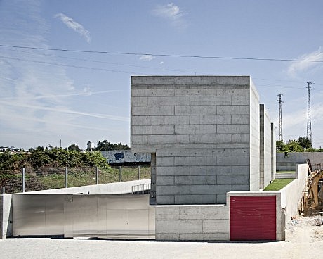 House in Moreira by Phyd Arquitectura - 16