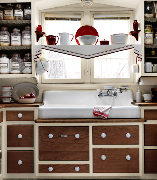 Vintage and Retro Style Kitchen Inspirations