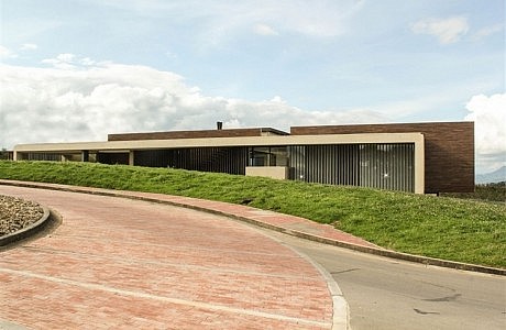 AR House by Campuzano Architects