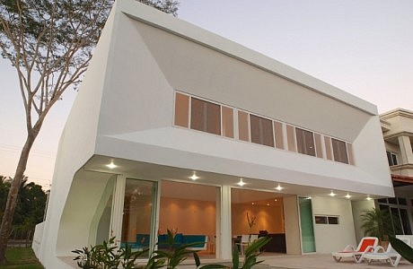 Casa Periscopio by Rafael Luna