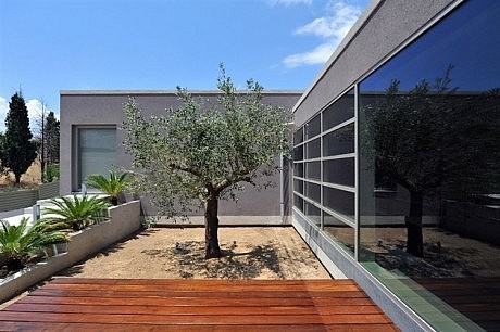 Thiva House by Takis Exarchopoulos & Associated - 5