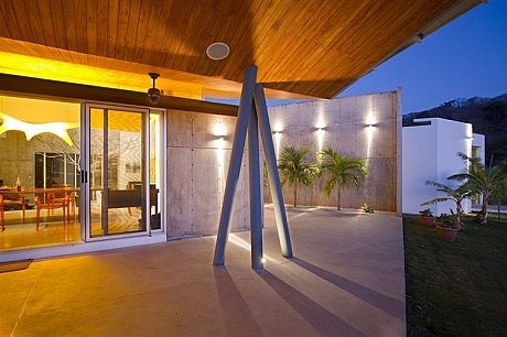 Anapanasati House by Aarcano Arquitectura - 13