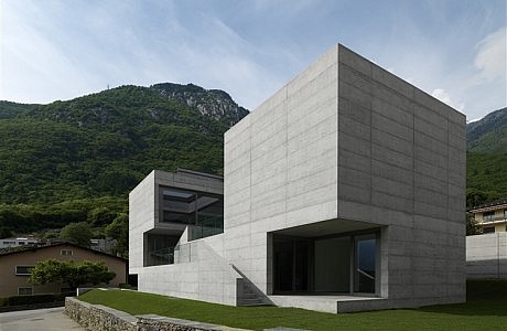House in Lumino by Davide Macullo Architects