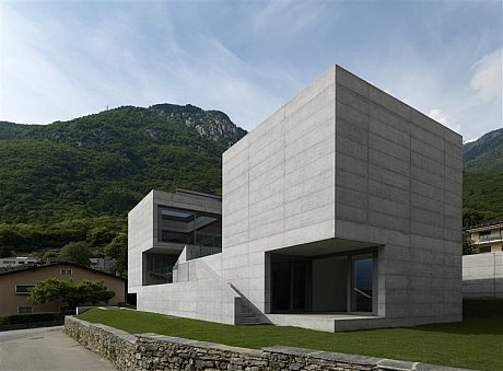 House in Lumino by Davide Macullo Architects - 1