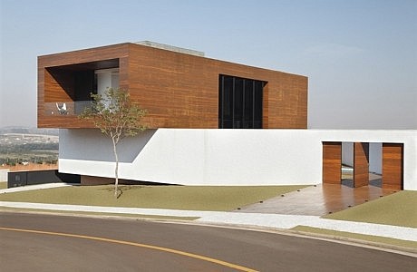 La House by Studio Guilherme Torres