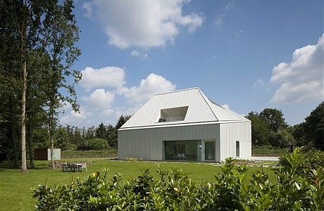 VMVK House by dmvA Architects