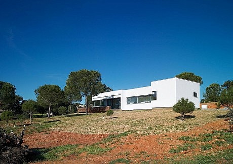 Vivienda de Invierno entre los Pinos by José Manuel Peinado