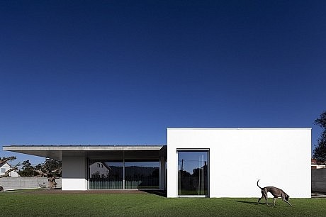 Xiera House 2 by A2 + Arquitectos