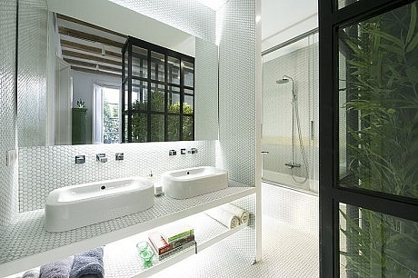 Living by the Market by Egue y Seta